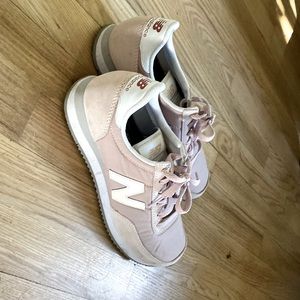 New Balance Retro Pink/White/Gray Sneakers Size 8